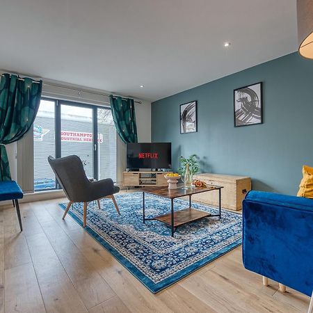 Summer Special Offer!! Cosy, Spacious, Stylish & Modern 2 Bedrooms City Apartment, Prime Location! Sleeps 6, Southampton Ocean Village - By Blue Puffin Stays Luaran gambar